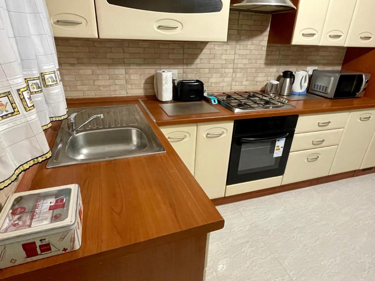 Regent Court - 3 Bedroom Apartment Within Walking Distance From Seafront St. Paul's Bay Exterior photo