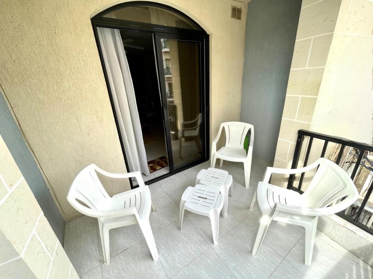 Regent Court - 3 Bedroom Apartment Within Walking Distance From Seafront St. Paul's Bay Exterior photo